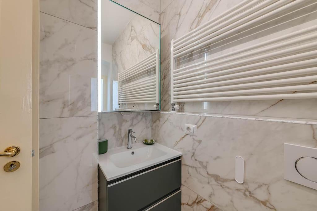 Chic Duomo Apartment *